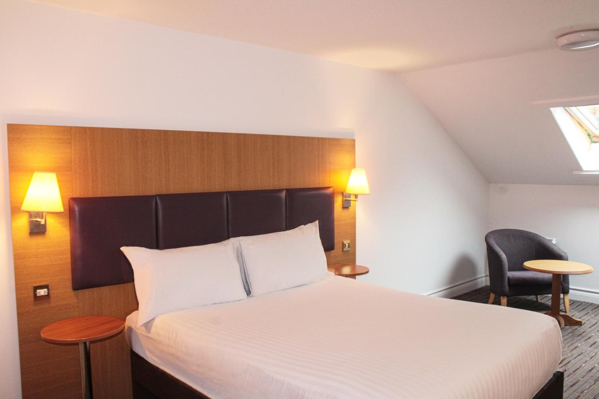 Orchid Epsom; Sure Hotel Collection By Best Western Esterno foto